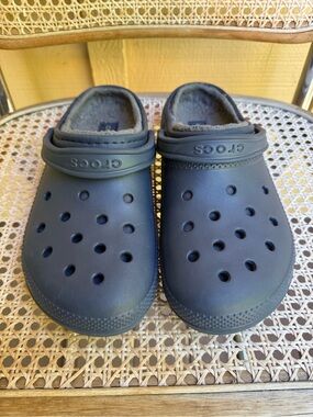 Crocs Classic Lined Clogs Navy Blue Fleece Lined Clogs Men’s size 9